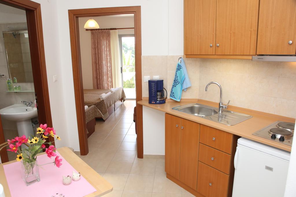 Kastoria Hotel Apartments Hanioti Rum bild